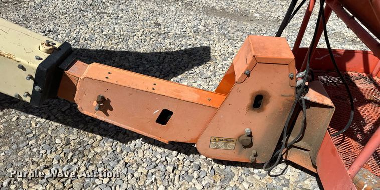 image for item EH5453 1996 JLG 40Electric  boom lift