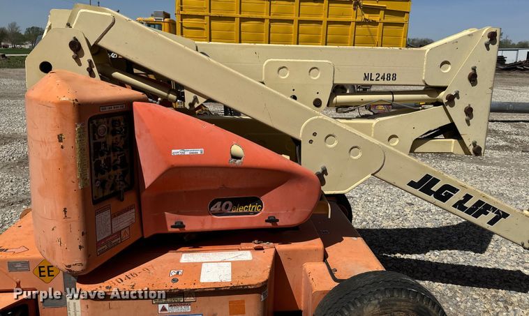 image for item EH5453 1996 JLG 40Electric  boom lift