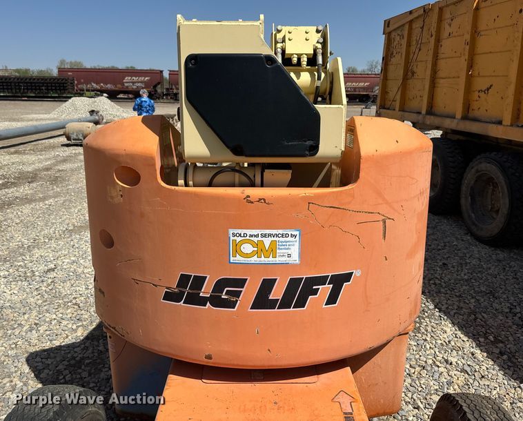 image for item EH5453 1996 JLG 40Electric  boom lift
