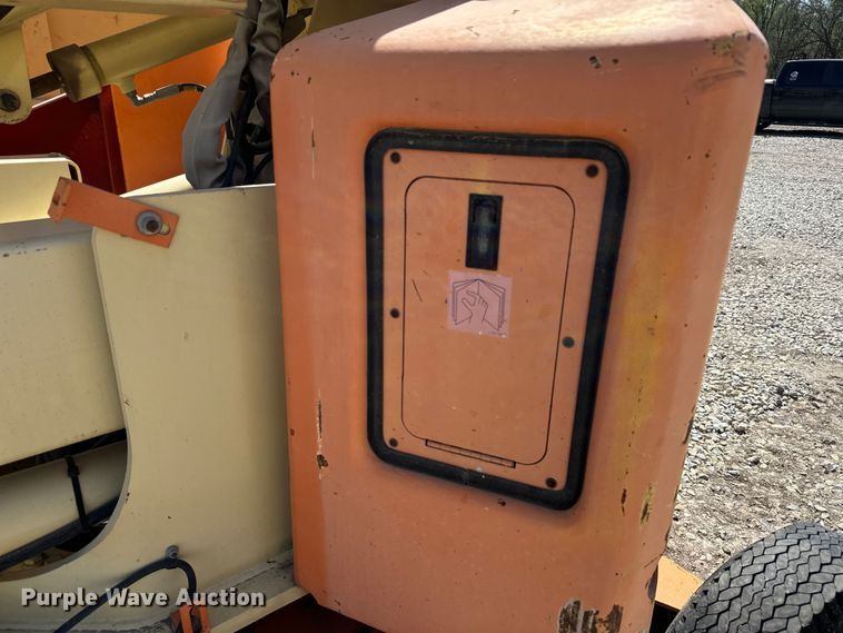 image for item EH5453 1996 JLG 40Electric  boom lift