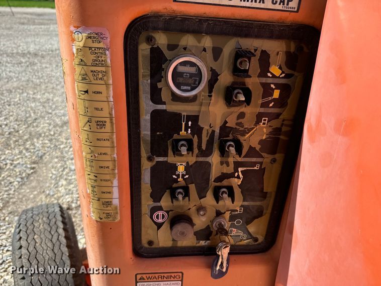 image for item EH5453 1996 JLG 40Electric  boom lift