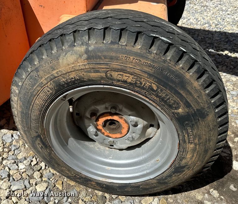 image for item EH5453 1996 JLG 40Electric  boom lift