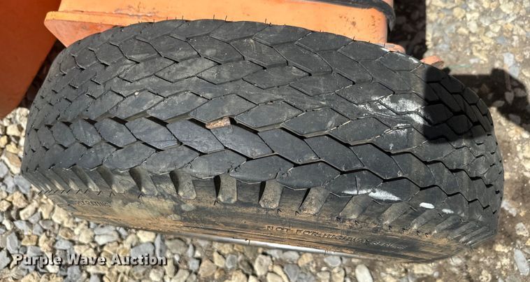 image for item EH5453 1996 JLG 40Electric  boom lift