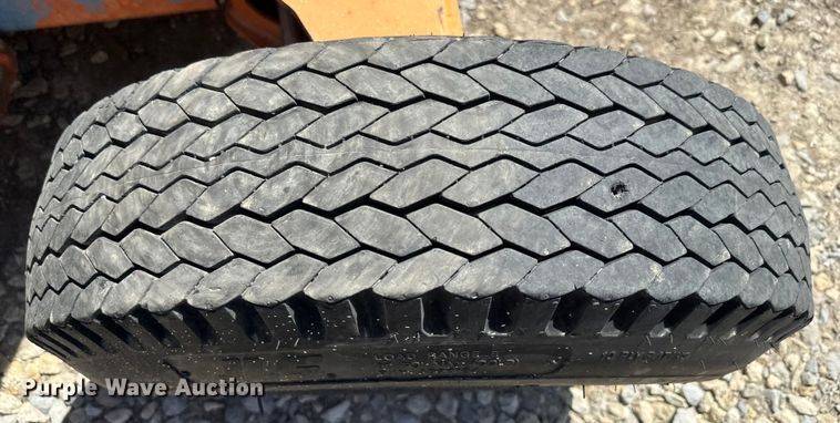 image for item EH5453 1996 JLG 40Electric  boom lift