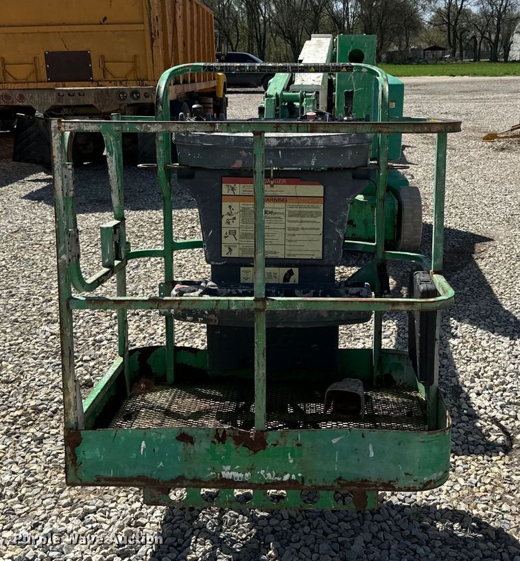 image for item EH5454 2008 JLG E400ajp boom lift