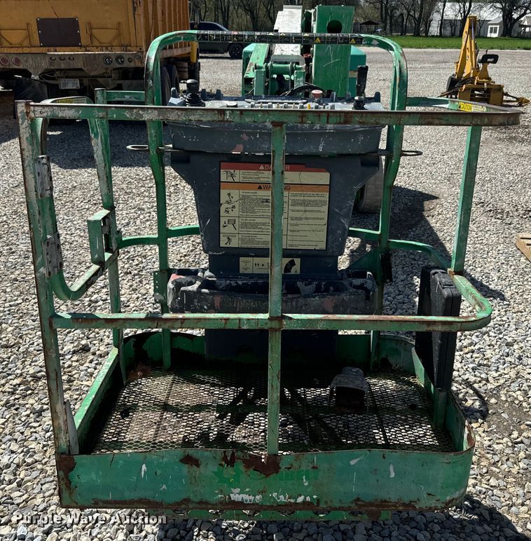 image for item EH5454 2008 JLG E400ajp boom lift