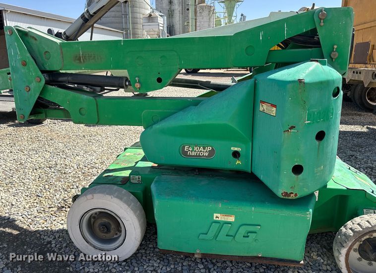 image for item EH5454 2008 JLG E400ajp boom lift