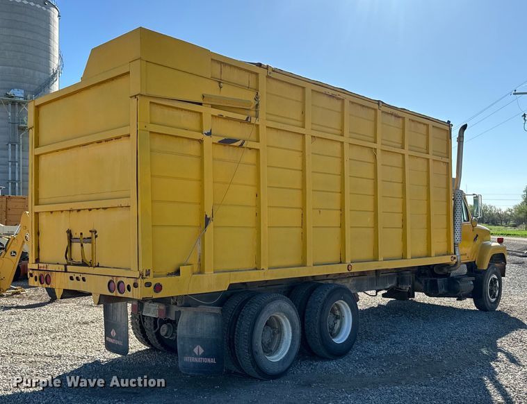 image for item EH5457 1978 International  grain truck