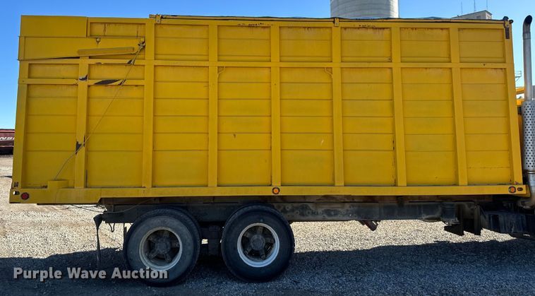 image for item EH5457 1978 International  grain truck