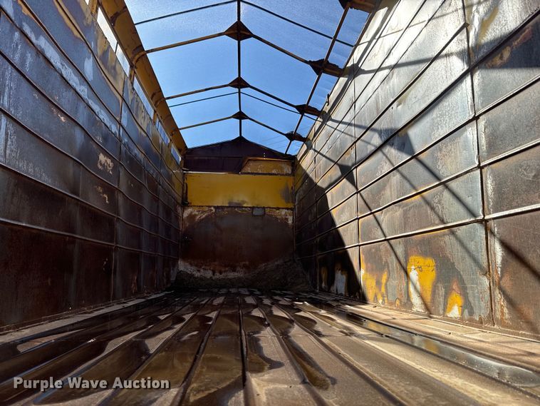 image for item EH5457 1978 International  grain truck