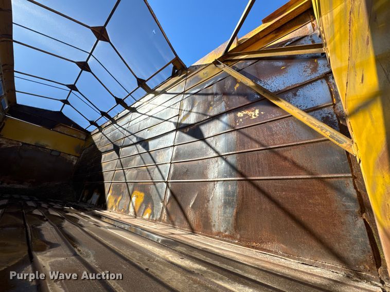 image for item EH5457 1978 International  grain truck