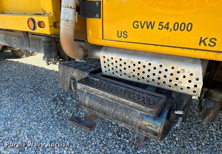 image for item EH5457 1978 International  grain truck