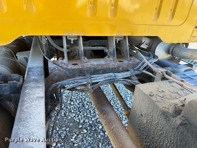 image for item EH5457 1978 International  grain truck