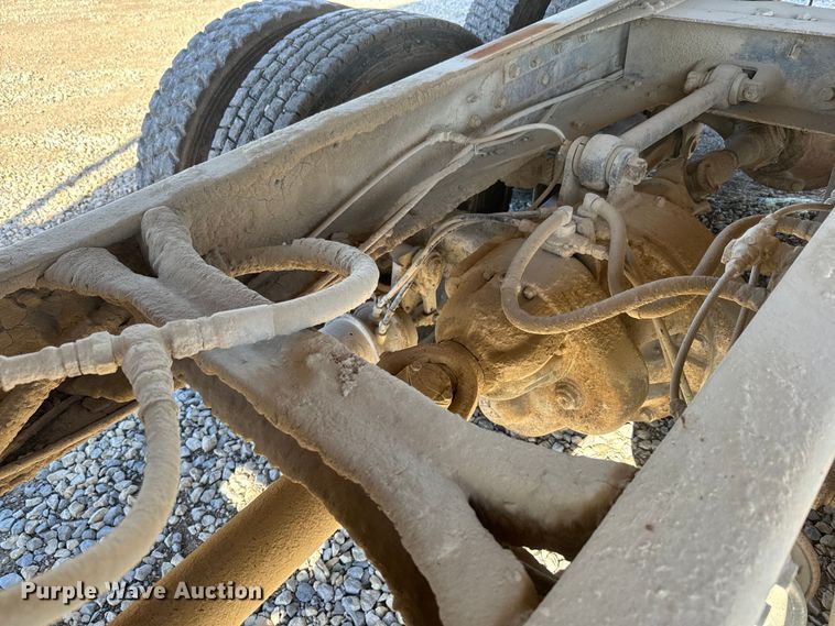 image for item EH5457 1978 International  grain truck