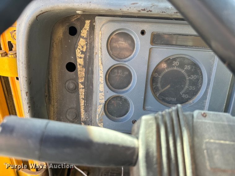 image for item EH5457 1978 International  grain truck