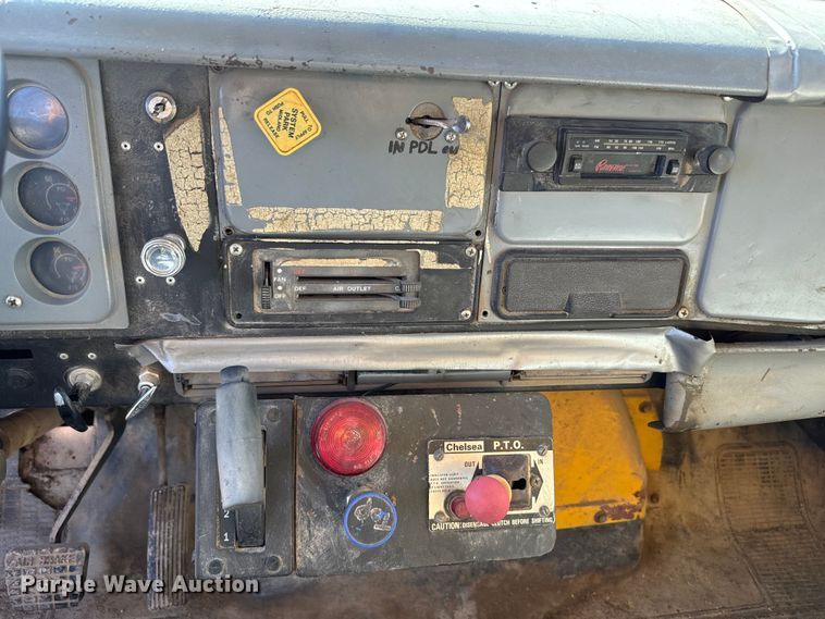 image for item EH5457 1978 International  grain truck