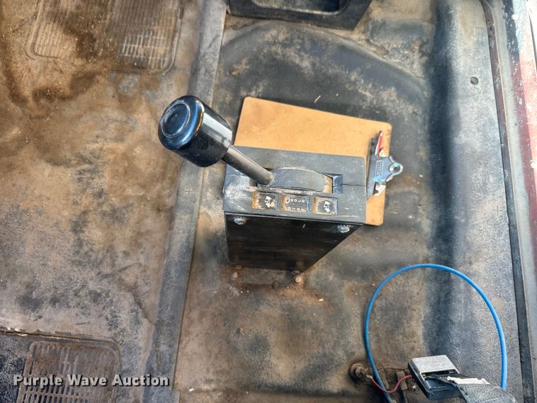 image for item EH5457 1978 International  grain truck