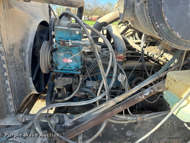 image for item EH5457 1978 International  grain truck