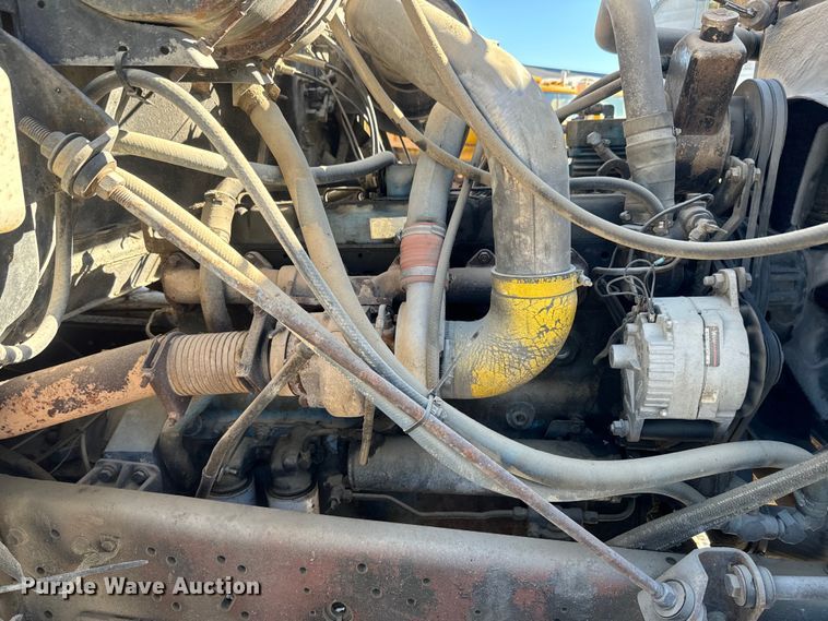 image for item EH5457 1978 International  grain truck