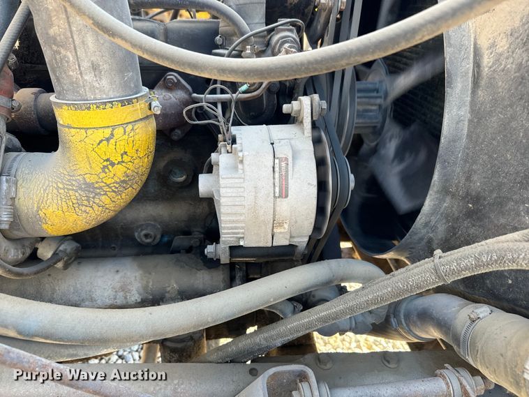 image for item EH5457 1978 International  grain truck