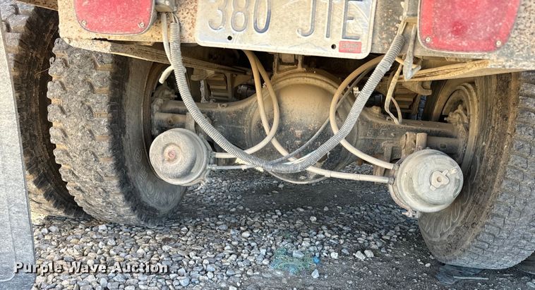 image for item EH5457 1978 International  grain truck