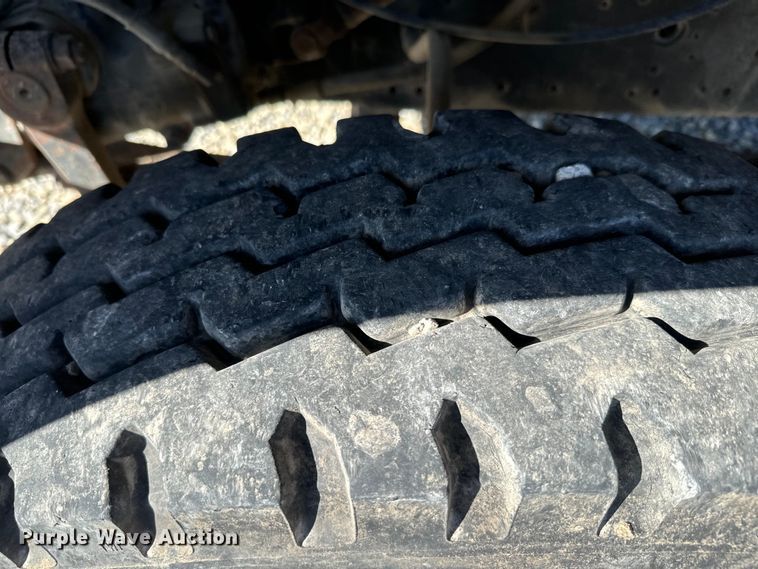 image for item EH5457 1978 International  grain truck