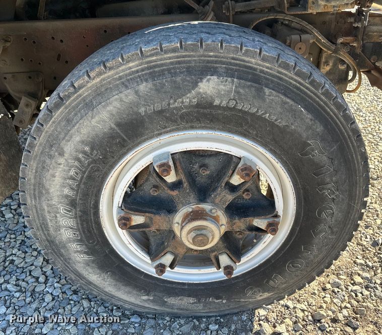 image for item EH5457 1978 International  grain truck