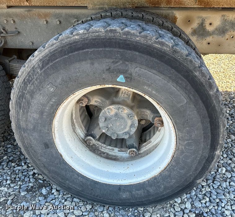 image for item EH5457 1978 International  grain truck