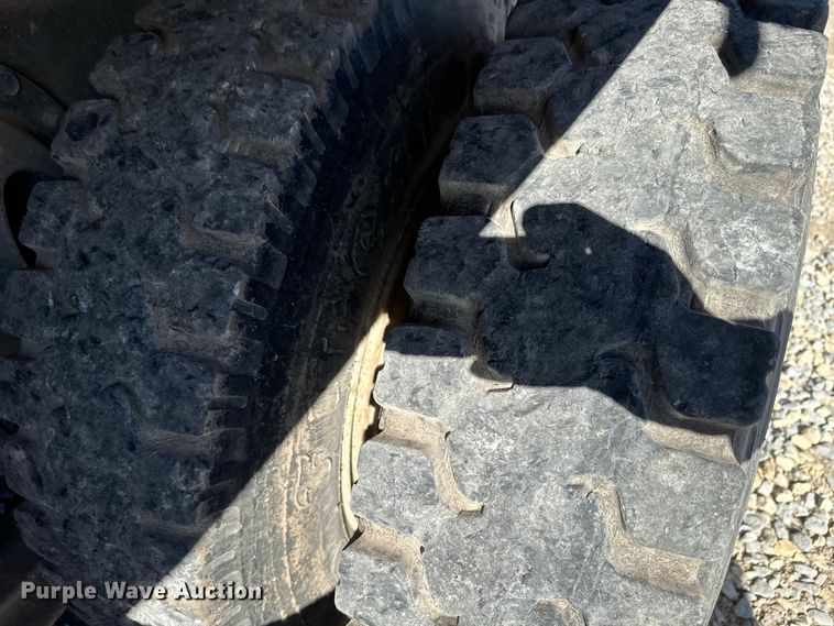 image for item EH5457 1978 International  grain truck