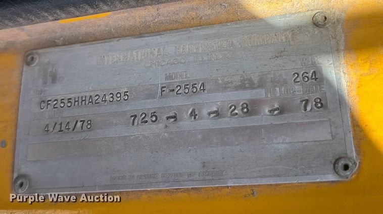 image for item EH5457 1978 International  grain truck