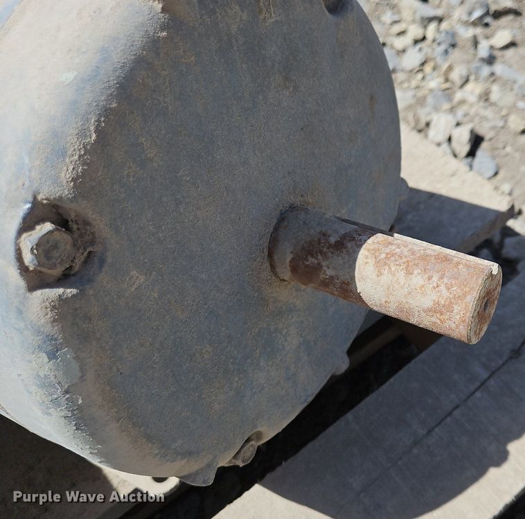 image for item EH5463 (12) electric motors 