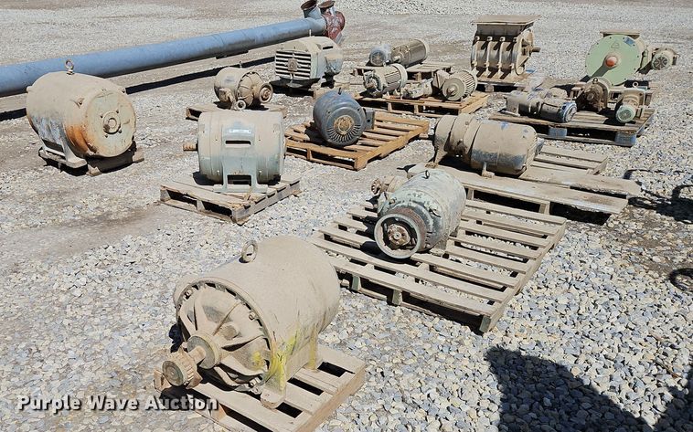 image for item EH5464 Approximately 9 electric motors 