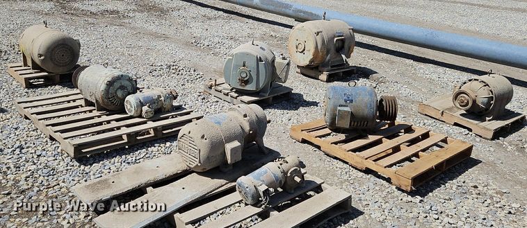 image for item EH5464 Approximately 9 electric motors 