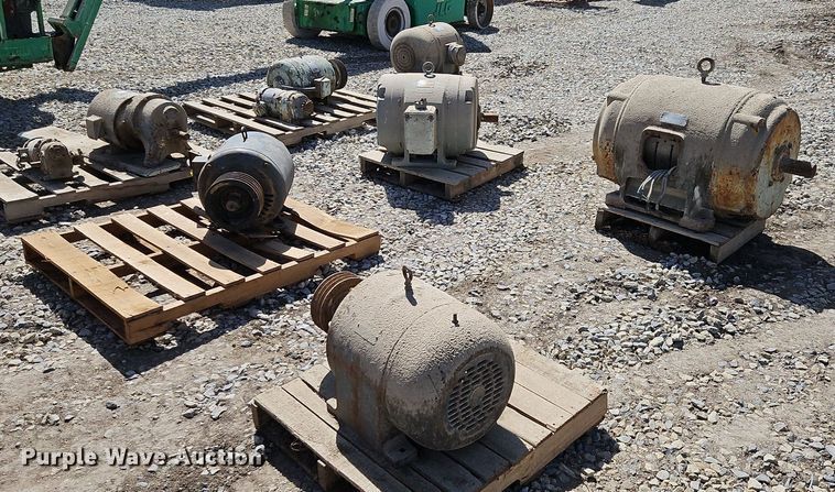 image for item EH5464 Approximately 9 electric motors 