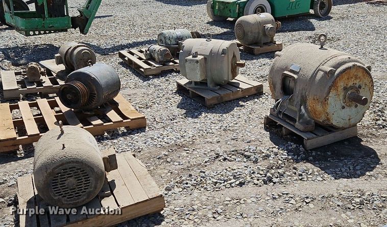 image for item EH5464 Approximately 9 electric motors 