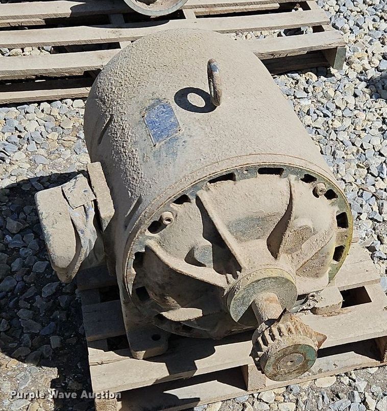 image for item EH5464 Approximately 9 electric motors 