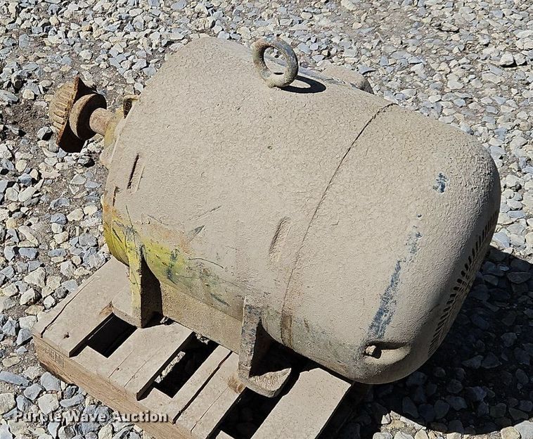 image for item EH5464 Approximately 9 electric motors 