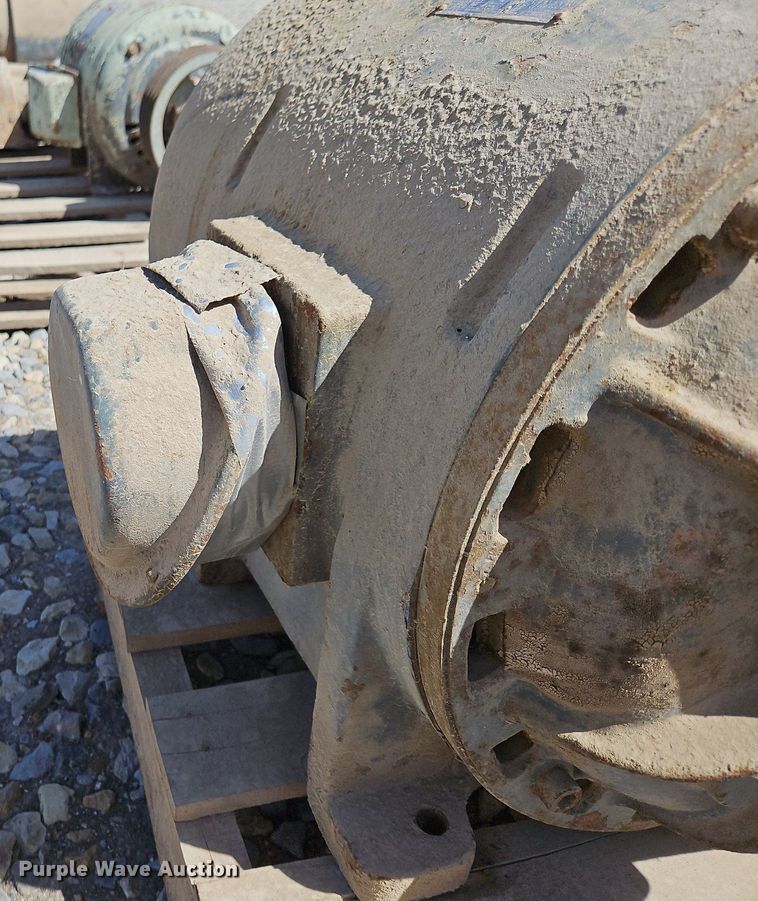 image for item EH5464 Approximately 9 electric motors 