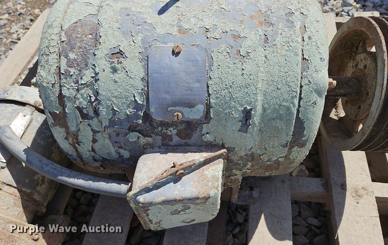 image for item EH5464 Approximately 9 electric motors 