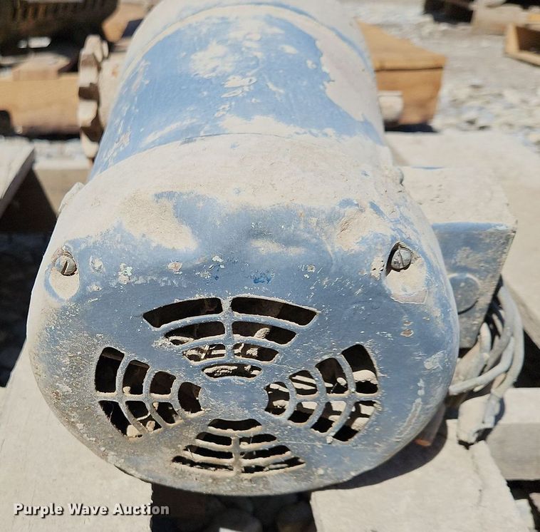 image for item EH5464 Approximately 9 electric motors 