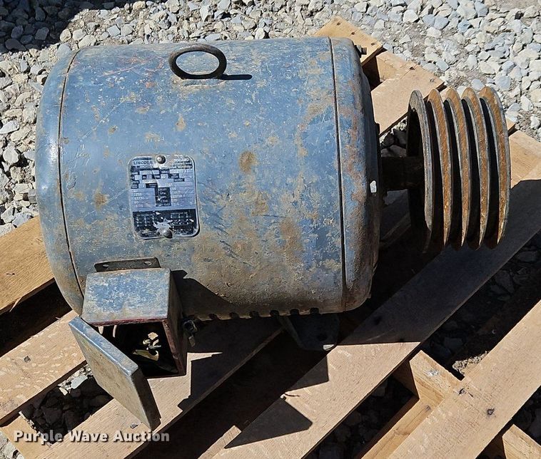 image for item EH5464 Approximately 9 electric motors 