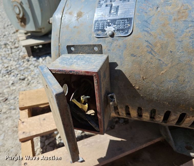 image for item EH5464 Approximately 9 electric motors 