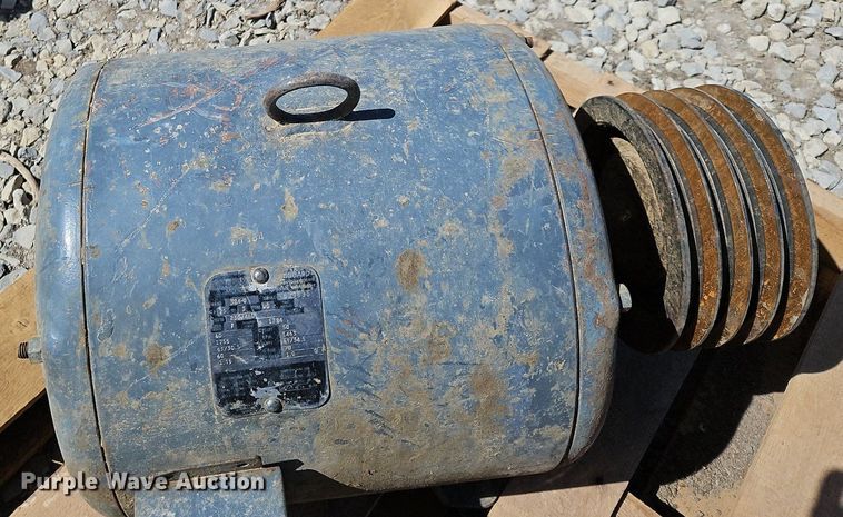 image for item EH5464 Approximately 9 electric motors 