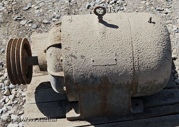 image for item EH5464 Approximately 9 electric motors 