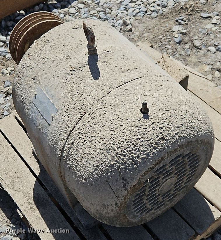 image for item EH5464 Approximately 9 electric motors 