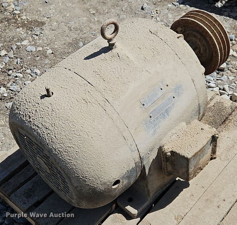 image for item EH5464 Approximately 9 electric motors 