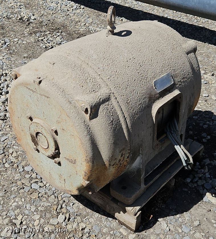 image for item EH5464 Approximately 9 electric motors 