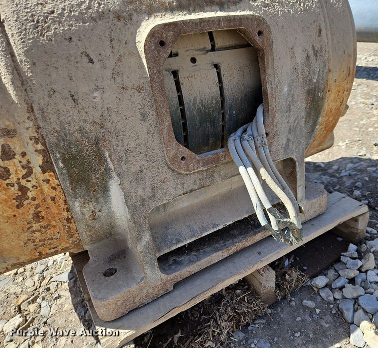 image for item EH5464 Approximately 9 electric motors 