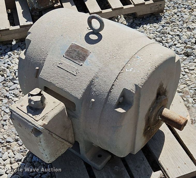 image for item EH5464 Approximately 9 electric motors 