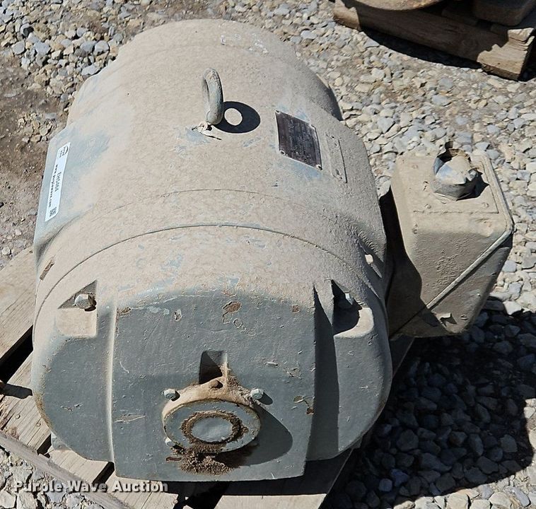 image for item EH5464 Approximately 9 electric motors 